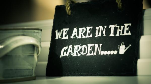 Enjoy Your Garden This Autumn: 5 Affordable Autumn Garden Accessories